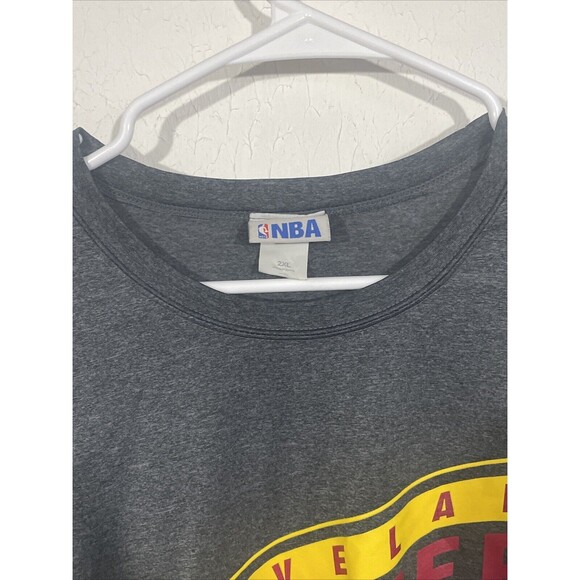 NBA Cleveland Cavaliers Basketball T-shirt Men's 2XL Gray - Picture 2 of 3